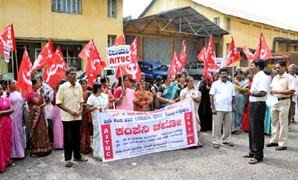 Beedi-workers-protest-cpim