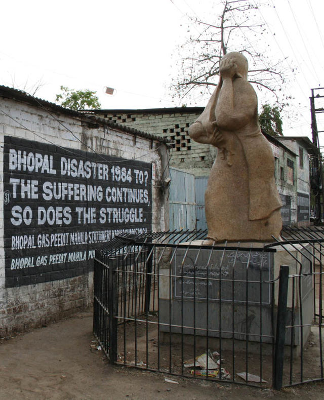 Bhopal-Union_Carbide_Memorial