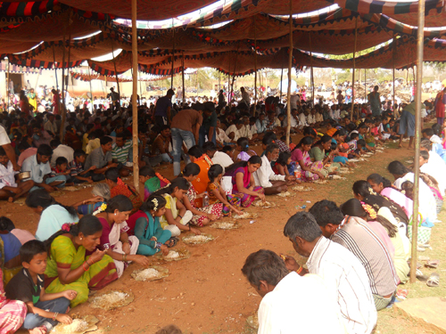 baadoota-nonveg-meals-served-to-thousands